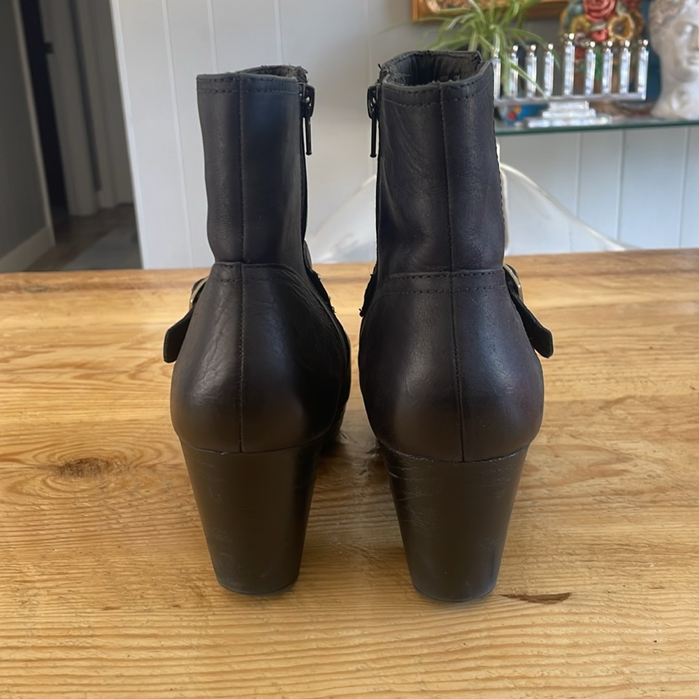 Clarks Boots - Picture 2 of 5